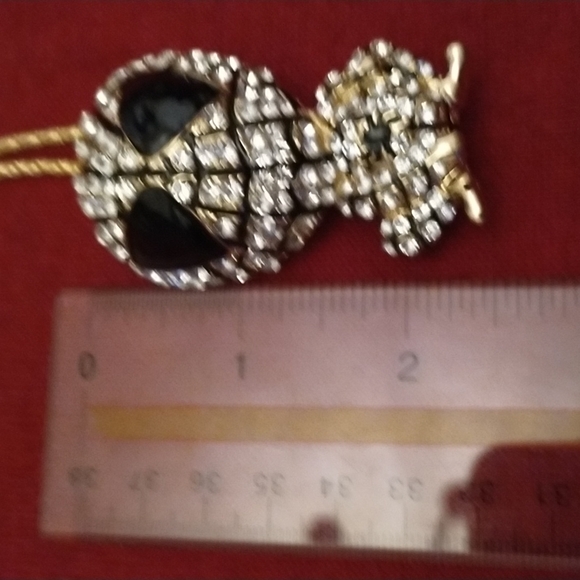 🕷️  Fun Betsey Johnson crystal Baby Spiderman brooch with chain!! - Picture 5 of 5